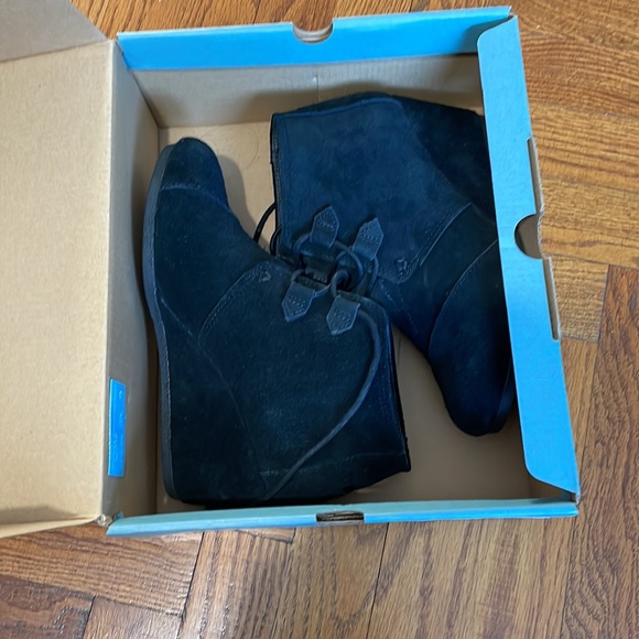 Toms Kaia wedge black suede booties size 7.5 - Picture 6 of 10